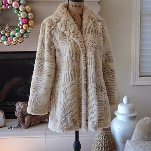 Kristen Blake Faux Fur Coat Beige & Cream Etched Geometric Pattern - Size Medium